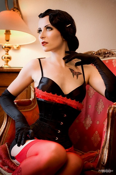 sexy-in-corset:  Corset
