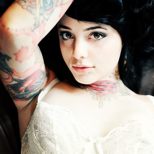 idontcarewhere-justfar:  Un tiempito para Radeo ❤ #radeo #suicidegirls #sg #radeosuicide #eyes #beautiful