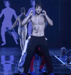 daddylovestofuk: BRANDON RUBENDALL_BROADWAY BARES #24_ELVIS ROUTINE ive never been a fan of musicals, but this one seems worth checking out