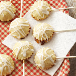 bhgfood:  Peach Melba Pie Pops: Happy National Peach Pie Day! (BHG.com)