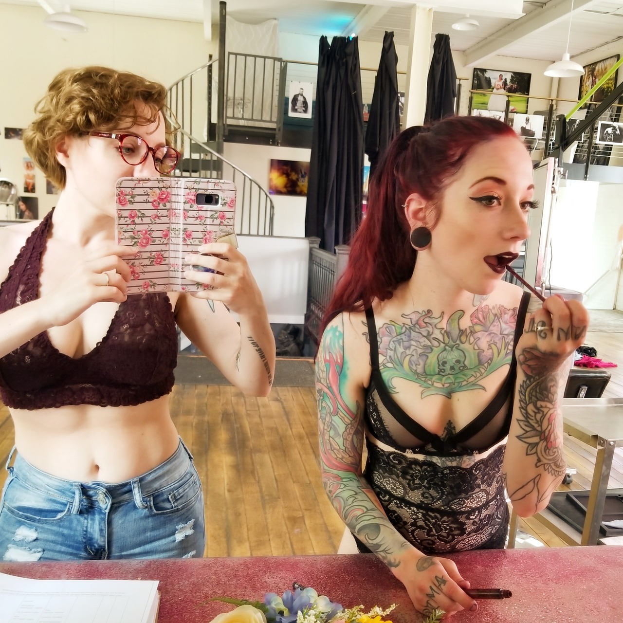 trashfirefallon:  Behind the scenes at one of @officialmarytsunami ’s photoshoots.