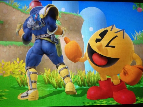 kranxa:  thisisfox:  thisisfox:  Pacman don’t     He wants to eat that ass