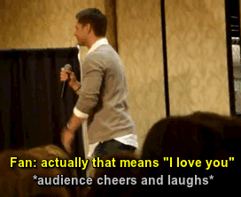 stayclassysupernatural:Fan tricks Jensen Ackles into saying I love you