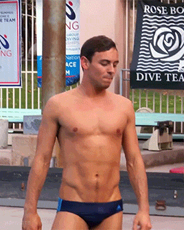 http://cinemagaygifs.tumblr.com/post/153513562783