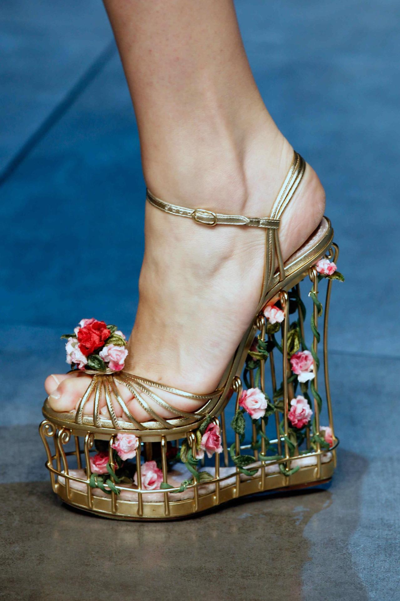 We can’t imagine that we’ll be getting over these @DolceGabbana shoes ...
