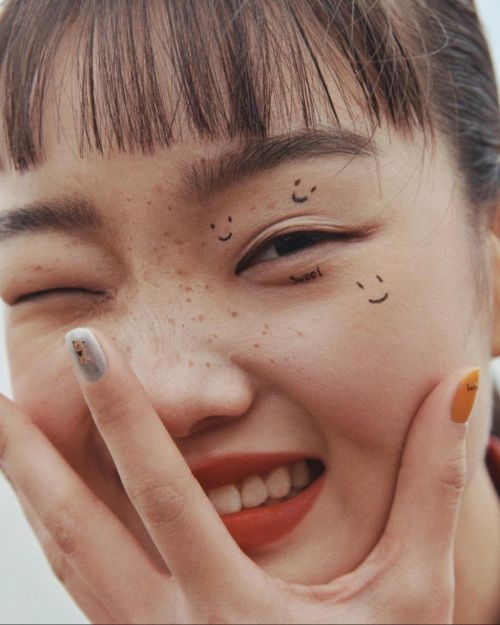 Modelsof-Color:bomi Youn By Shin Ae Kim  For  Singles Korea Magazine - January 2021