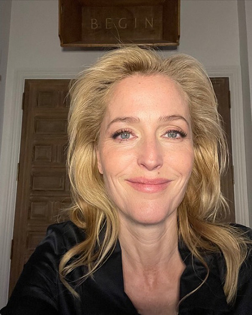 lukesdanes:@gilliana: My happy face for my @goldenglobes nomination! Proud to be alongside such tale