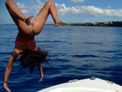 real-bikini-girls: Backflip