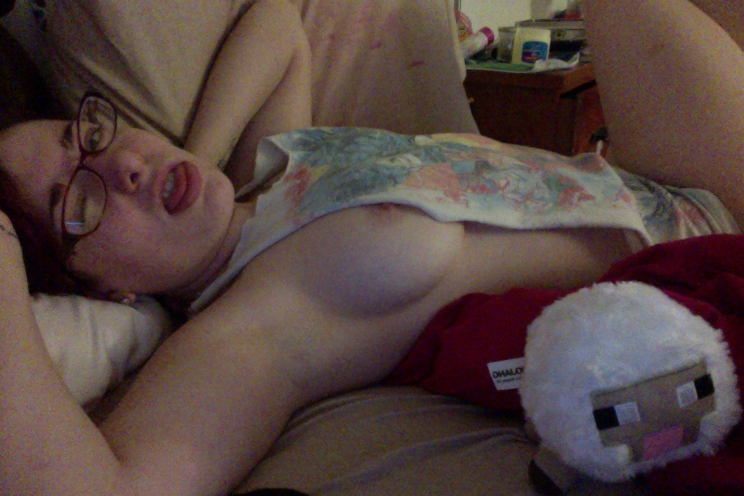 alphacakes:  Sleepy and hanging out with Fredrick.