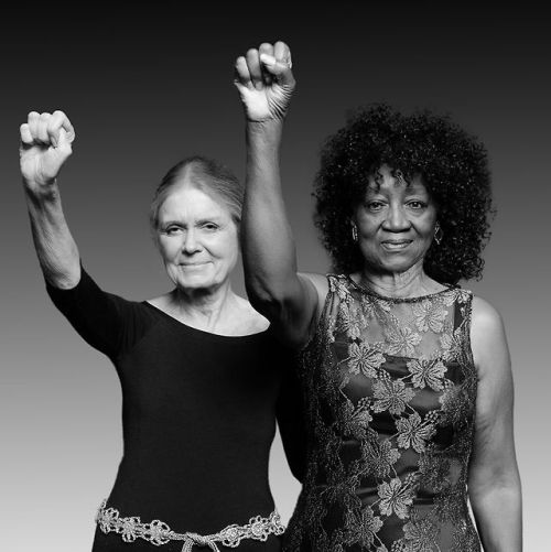 xlikegold: femininefreak: Gloria Steinem and Dorothy Pitman-Hughes, 1972 and 2014 Both by Dan Bagan 