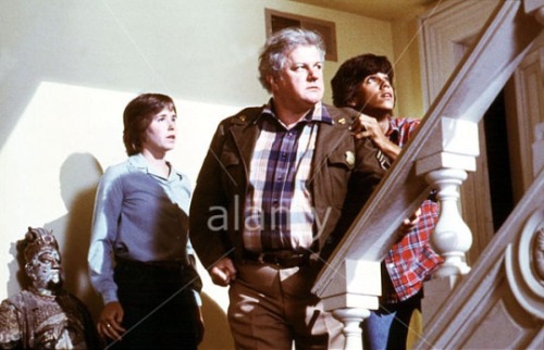  Die Laughing (1980) - Charles Durning as Arnold 