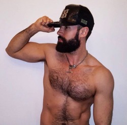 sweatyhairylickable:    http://sweatyhairylickable.tumblr.com for more hairy sweaty dudes!   
