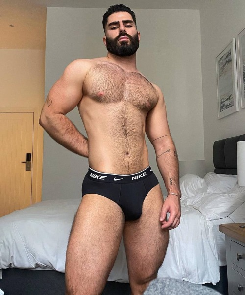 beardedhairyscruffhunks: My imagination is running wild @ylmz.sinan , one of our FORMER TOP ONES htt