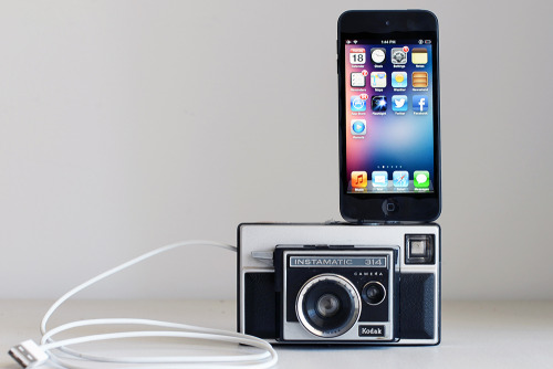 photojojo:  DIY: Turn an Old Camera into a Retro Phone Dock! Remember that camera you once loved but broke somewhere along your many escapades?  Instead of letting it collect dust or throwing it away (gasp!), this tutorial will help you turn it into a