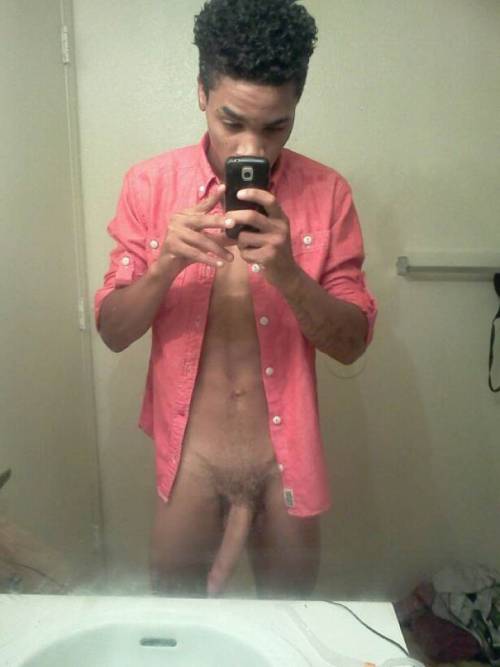 houstonyellabone:  http://houstonyellabone.tumblr.com 