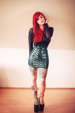 cl0thes0ff:  that skirt is incredible  HAIR.