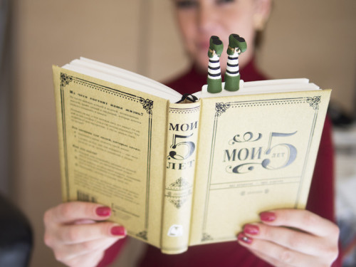 XXX mymodernmet:  Quirky Bookmarks Look Like photo