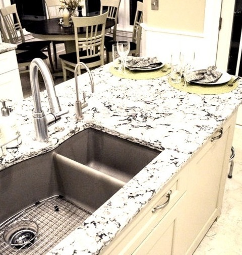 Kitchen EnclosedMid-sized Elegant U-shaped Porcelain Tile And Beige Floor Enclosed Kitchen Photo With