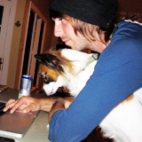 Sex lauracarmillas:  Alex Gaskarth + dogs  pictures