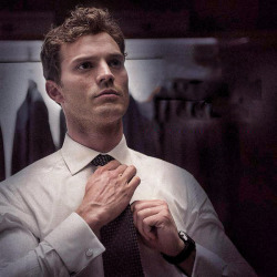 Kyal89: Christian Grey