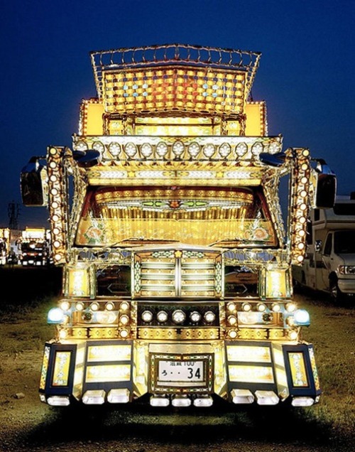 skittycatz:Please look at these extremely cool Dekotora trucks from Japan