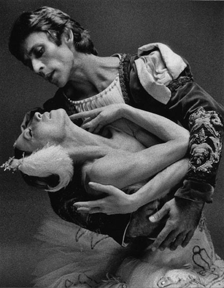 galina-ulanova:Natalia Makarova as Odette, and Ivan Nagy as Prince Siegfried, in Swan Lake (ABT)