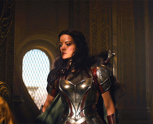 marvelheroes:  JAIMIE ALEXANDER as LADY SIFThor: The Dark World (2013) dir. Alan Taylor