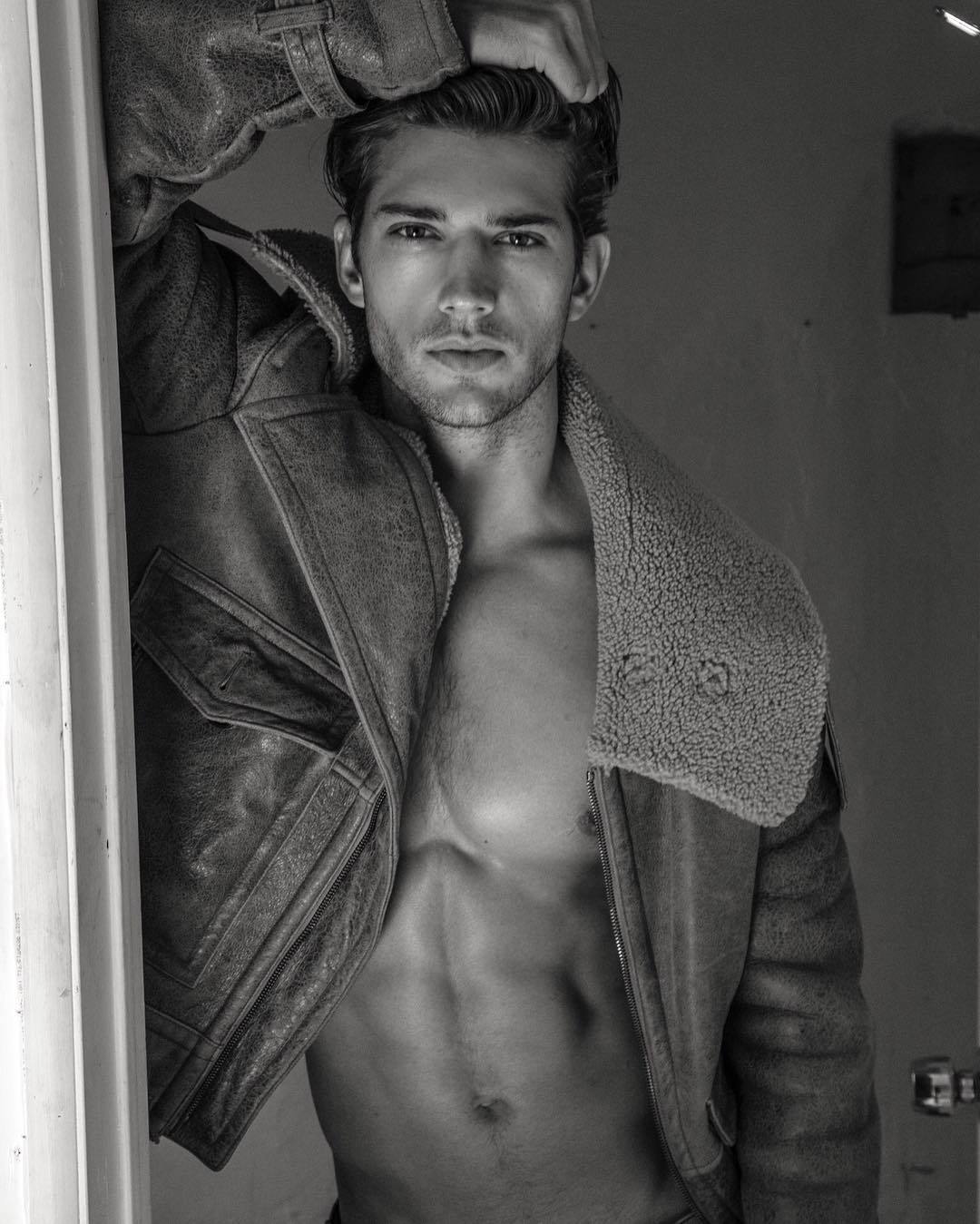 guytopia:  GUYT♂PIA