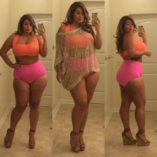 thajazzyone:  caro-linab:  lxuielibs46:  eslamy:her page : Laura Lee  Lawddddd  OMG. She’s gorgeous!!  👍CERTIFIED👍  WoW she is freaking gorgeous