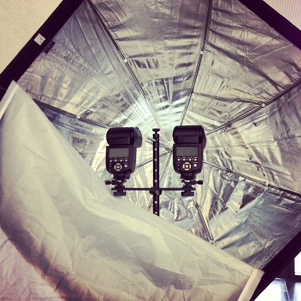 nulleinsfoto:  First use of the #phottix #multiboom inside my #umbrellasoftbox Great