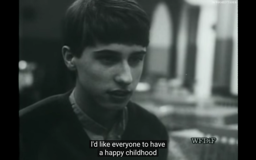 rudebunny-g: Gadajace glowy (1980)  - Krzysztof Kieslowski People of different age, profes