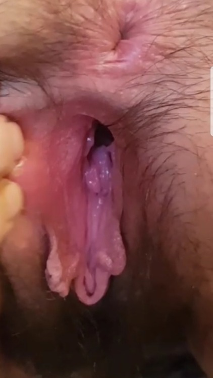 fetishkingqueen:  my wife Nice hairy hole!!!!