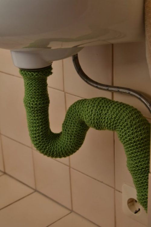 Bathroom Yarn Bomb - DIY Project For Home: https://buff.ly/37mq5D4