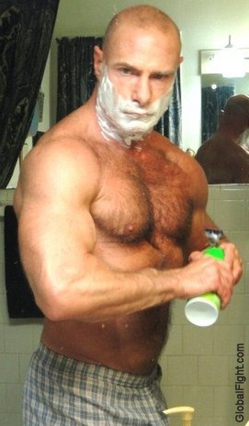 Strong Silverdaddy Musclebear men from GLOBALFIGHT.com profiles