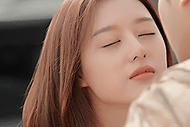 semperji:  Kim Ji Won as Yoon Myeong Joo in Descendants of the Sun