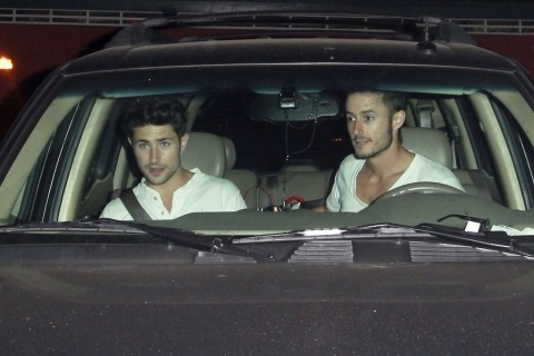 joshuamatthew:  Congrats to “Kyle XY” Matt Dallas & his boyfriend of three years, Blue Hamilton. May your engagement/wedding/marriage be filled with laughter & happiness. Oh, also… you guys are gorgeous. kthanxbye 