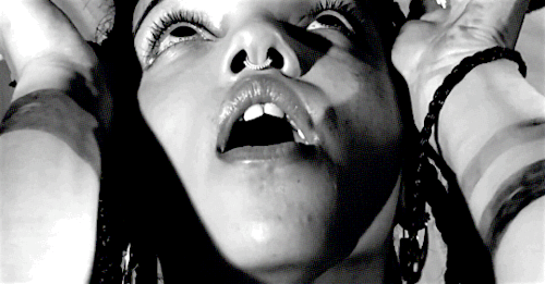 ipodmini:  FKA twigs - Good To Love 