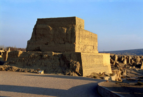 Ruins of Loulan (Xinjiang, China).Loulan was an ancient oasis city, the eastern gateway to theTaklam