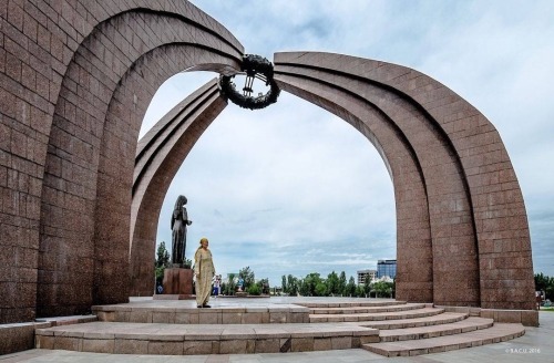 Victory monument Bishkek, Kyrgyzstan built in 1985. Architect: V. Lyzenko, Urmat Alymkulov, V. Bukha
