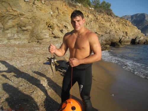 Hot Guys Fishing http://hotmusclejockguys.blogspot.com/2014/07/hot-fishing-muscle-jocks.html