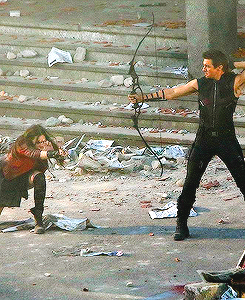 rememberingwalt:A couple of new set photos from Age of Ultron revealing Jeremy Renner will be return