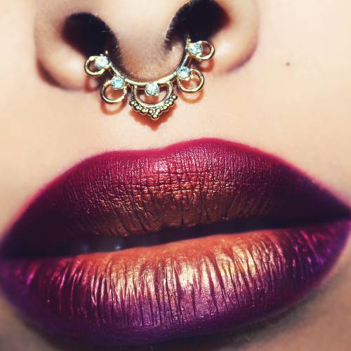 baestheticsss:trutzzzz:  Love  I have got to get a septum piercing for my bday this year