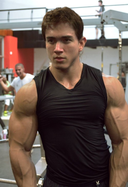 londonboy45:  “Naw, I don’t need anyone to lick my veins, but thanks, though.”