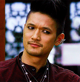 malecshappiness:   FAVOURITE MAGNUS’ LOOKS IN 2A (as voted by my followers): #5