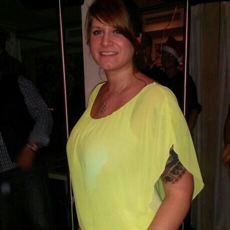 fremderwellenreiter:Julia E. (31) aus Solingen bzw. Köln. Wer kennt sie? Gibt es
