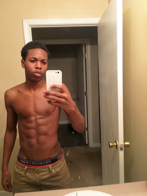 elreyjae:  I swear Im keeping my abs forever😂🌚 IG: thakingjae / Snpcht: kvng.jae