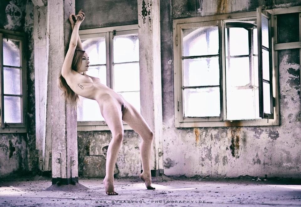 model-lisainvisible:  Foto: Babylol Photography  Facebook https://www.facebook.com/pages/Lisa-Invisible/318792864974336