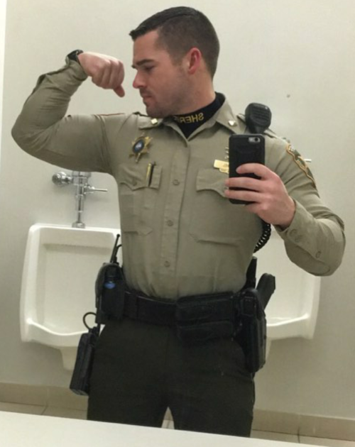 policecorps:  dehnerboot: hotuniformedmen: Such a hot man in uniform, wouldn’t mind dating a hot guy like this!!  I feel like violating some kind of law right now…   Never get tired of seeing this guy
