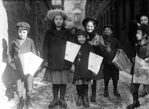 Girl newsies, 1909, Hartford, Connecticut. Taken by Lewis Hine (click for further details of each). 