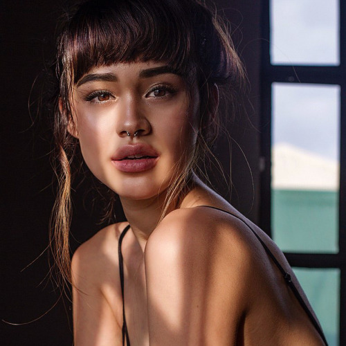 divinebeauties:Vanessa Mae Walters  //  Ph: Joan Ilejay